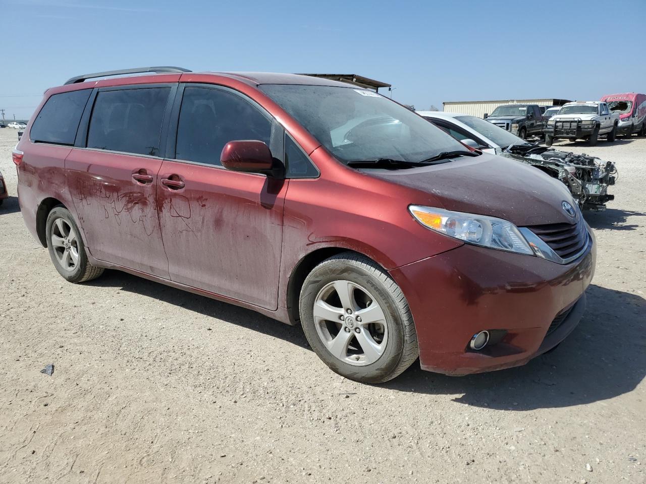 2015 TOYOTA SIENNA LE - Фото 4