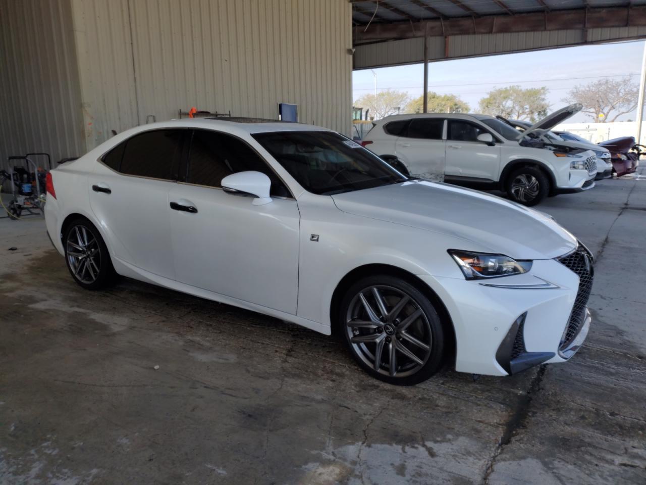2019 LEXUS IS 300 - Фото 4
