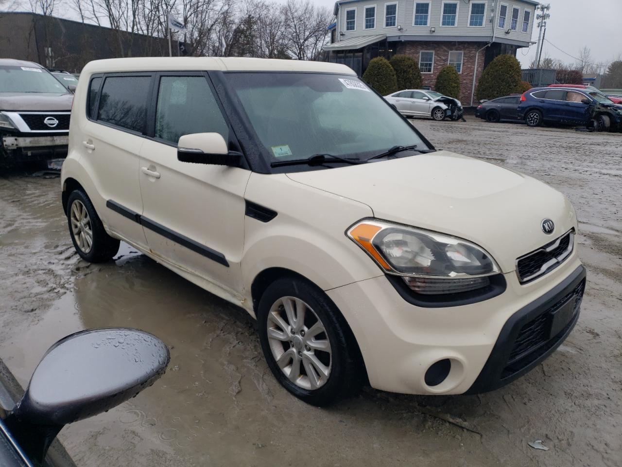 2013 KIA SOUL + - Image 4