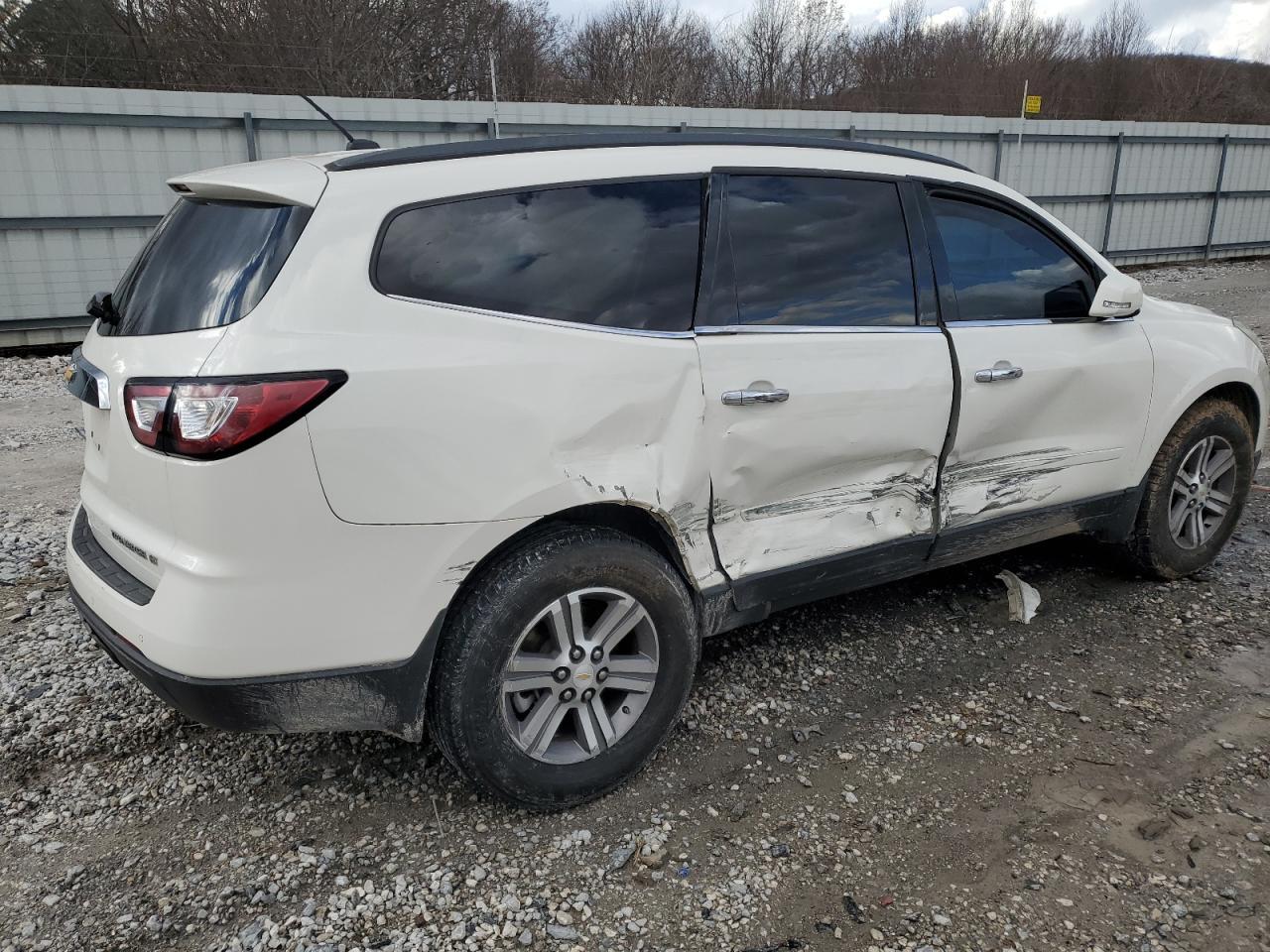 2015 CHEVROLET TRAVERSE L - Фото 3