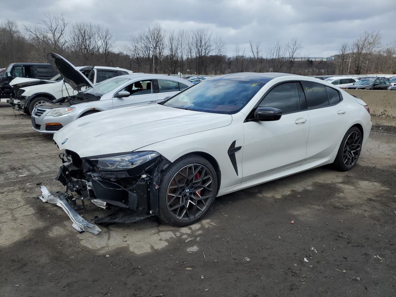 2023 BMW M8