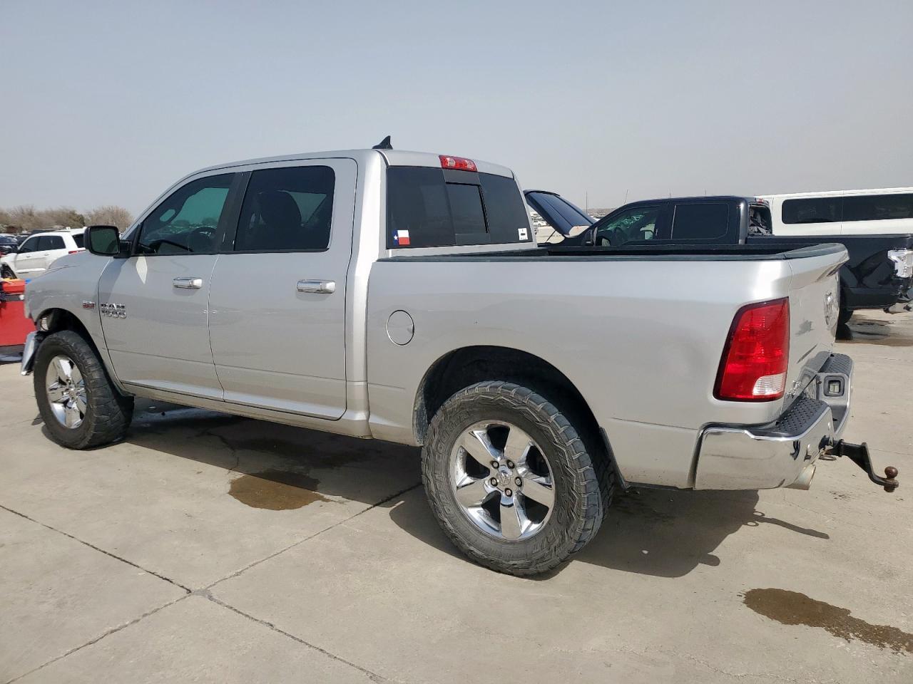 2017 RAM 1500 SLT - Фото 2
