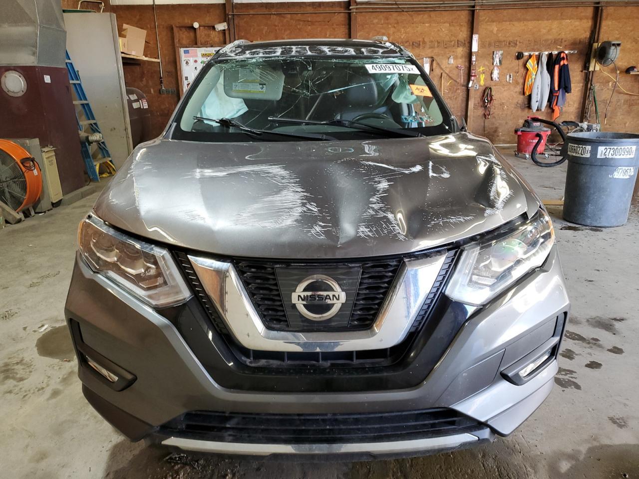 2017 NISSAN ROGUE SV - Фото 5