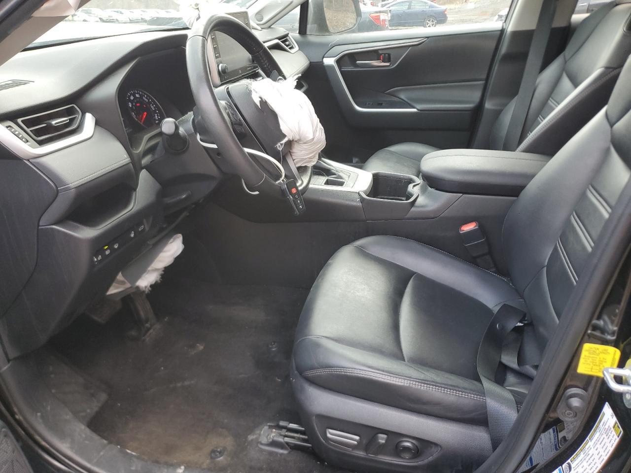 2022 TOYOTA RAV4 XLE P - Image 7