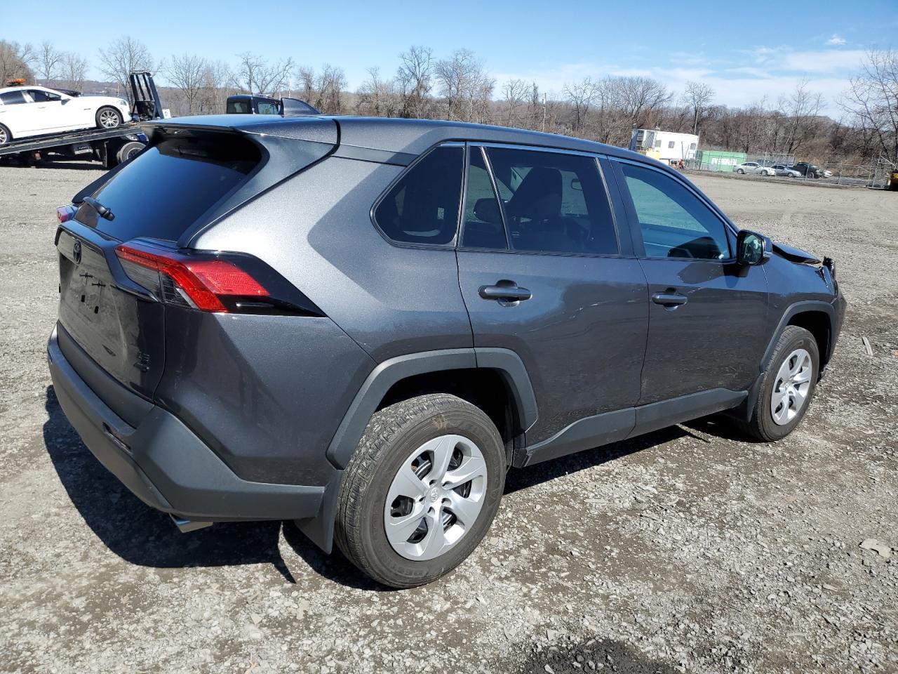 2023 TOYOTA RAV4 LE - Фото 3