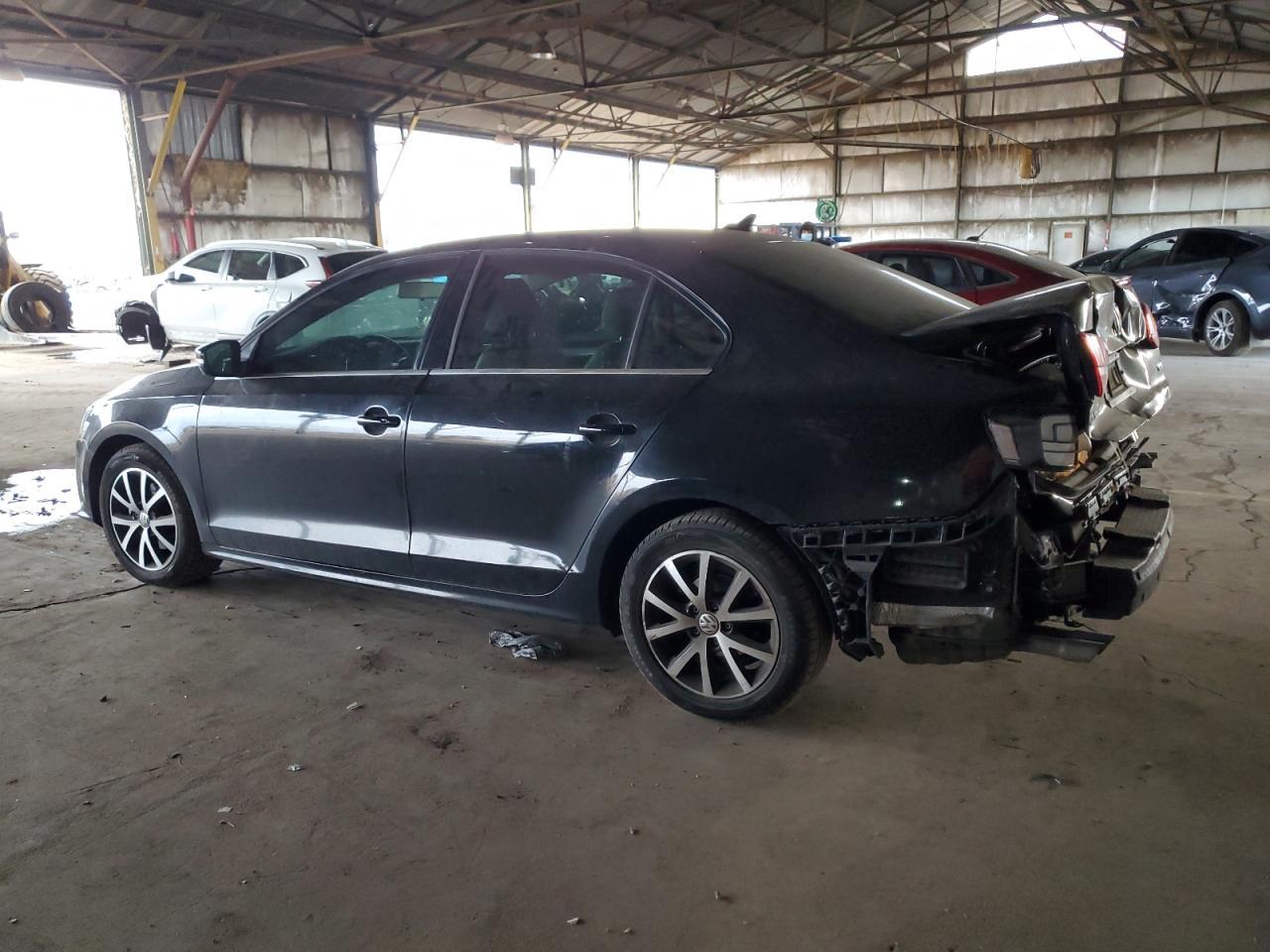 2017 VOLKSWAGEN JETTA SE - Image 2