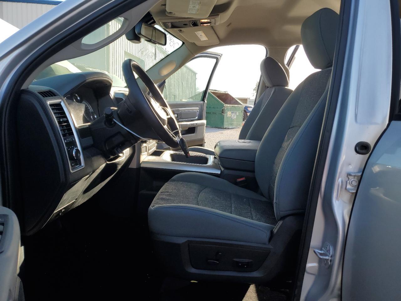 2017 RAM 1500 SLT - Image 7
