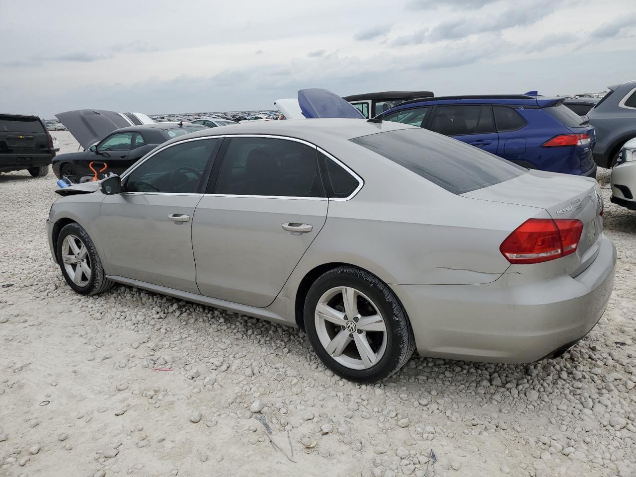 2014 VOLKSWAGEN PASSAT SE - Фото 2