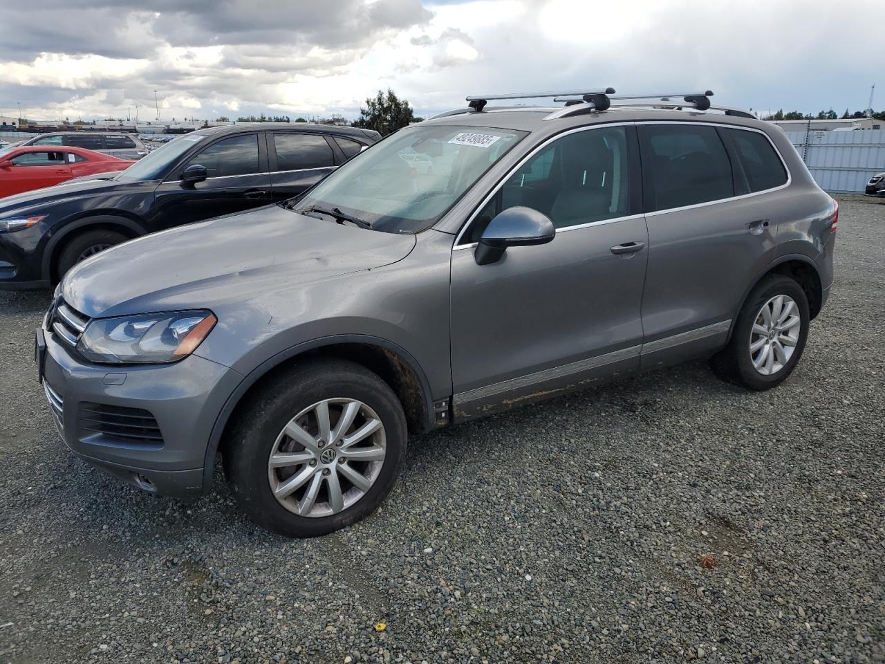 2011 VOLKSWAGEN TOUAREG V6