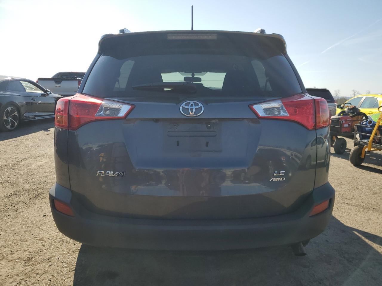 2015 TOYOTA RAV4 LE - Image 6