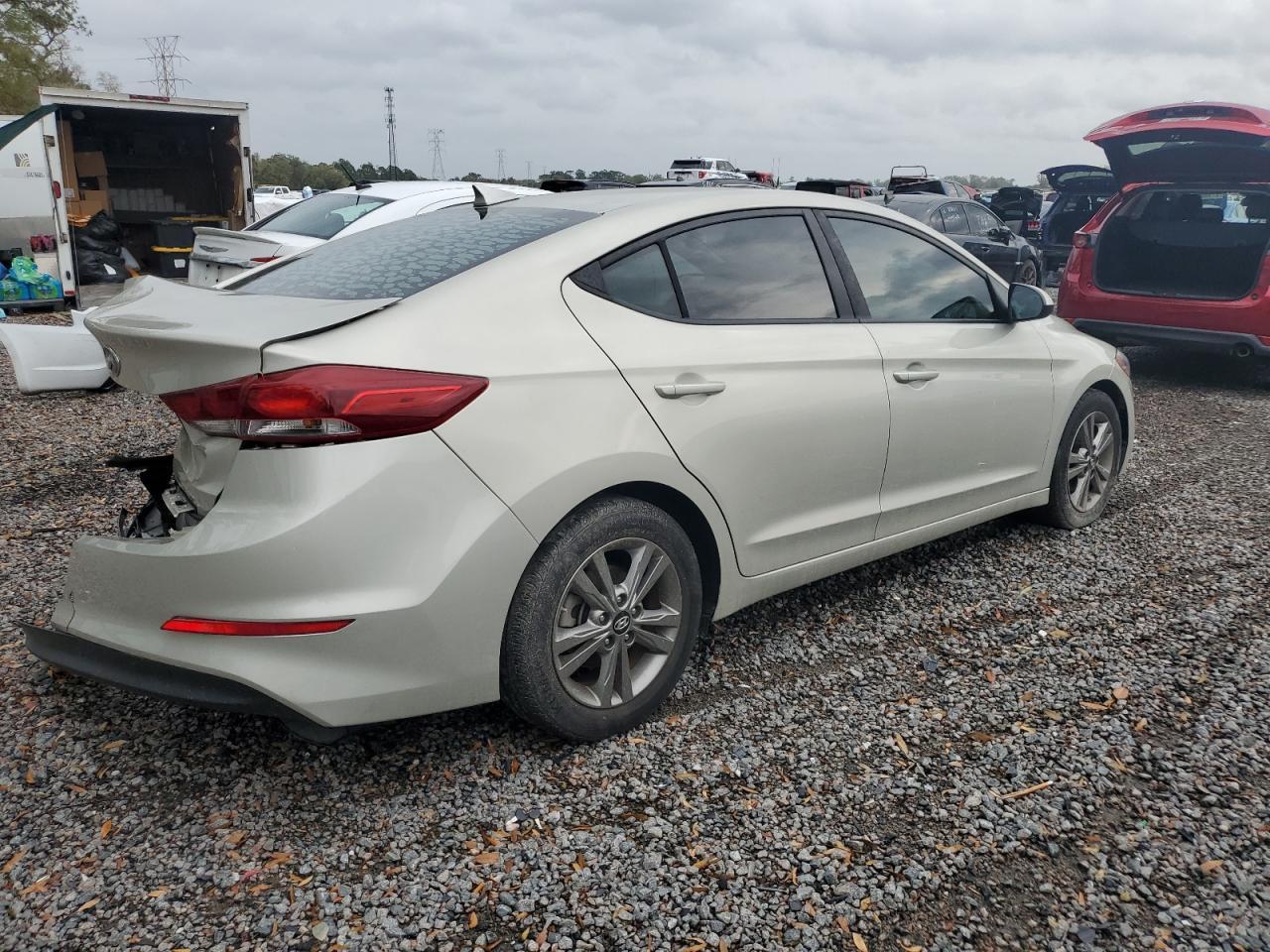 2018 HYUNDAI ELANTRA SE - Фото 3