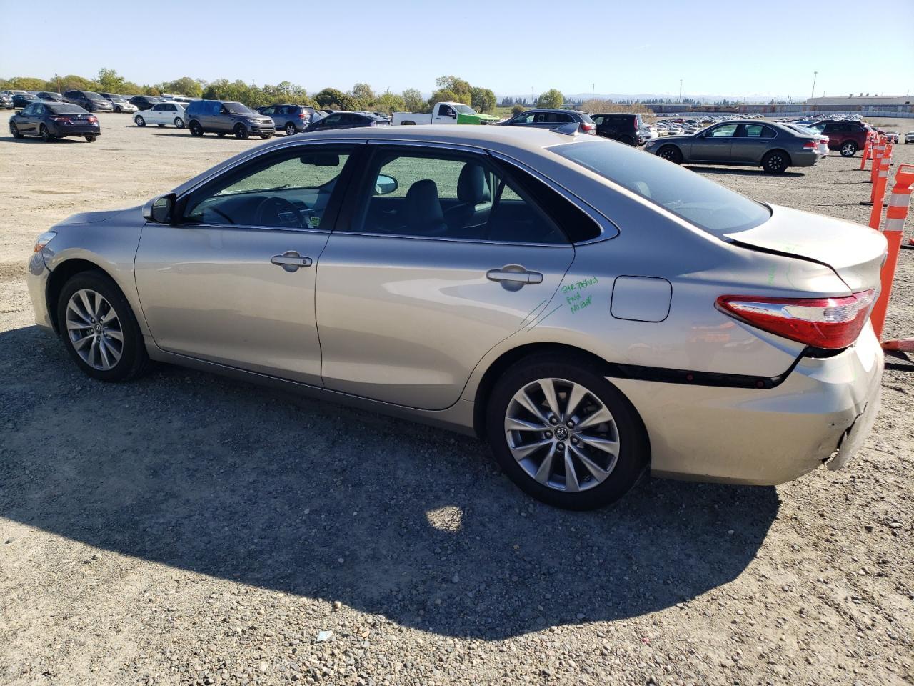 2017 TOYOTA CAMRY LE - Фото 2