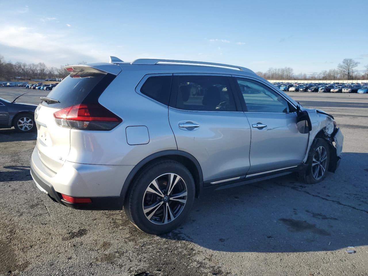 2018 NISSAN ROGUE S - Фото 3