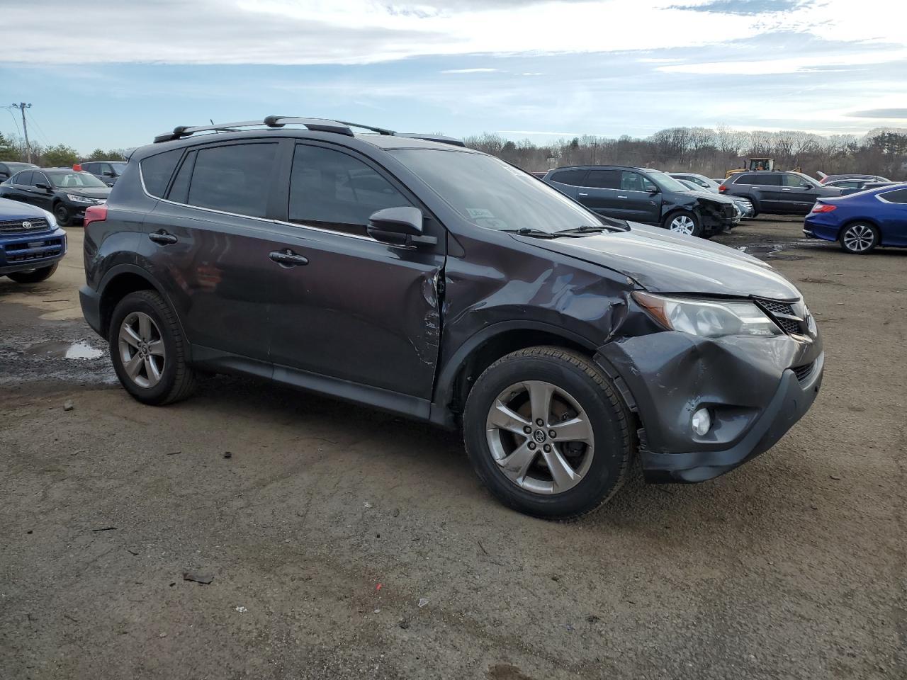 2015 TOYOTA RAV4 XLE - Фото 4