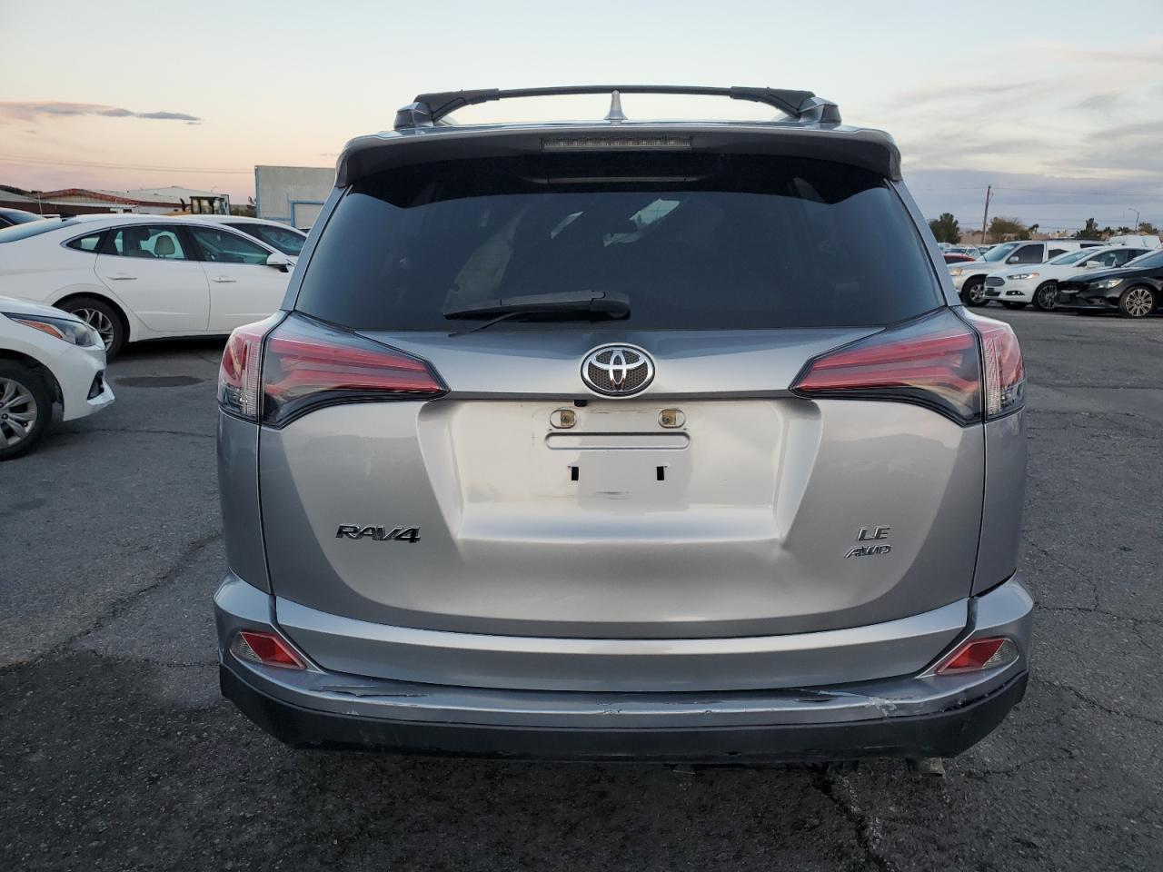 2018 TOYOTA RAV4 LE - Image 6