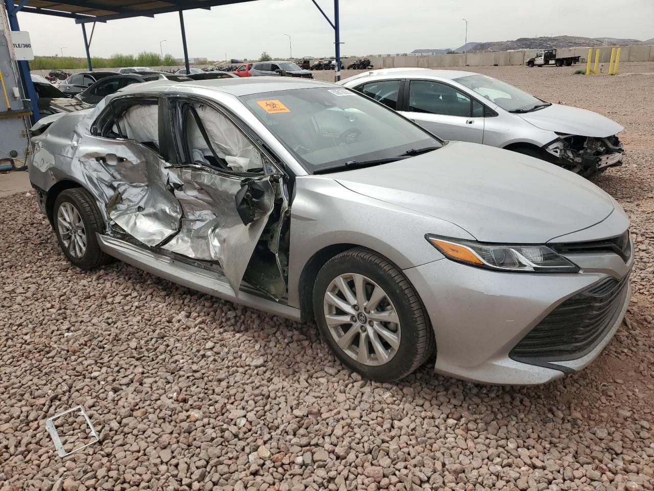 2020 TOYOTA CAMRY LE - Фото 4