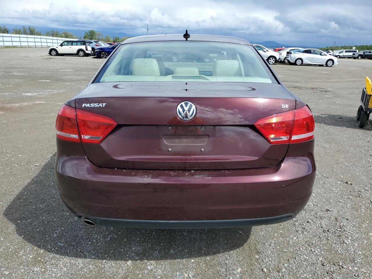 2013 VOLKSWAGEN PASSAT SE - Image 6