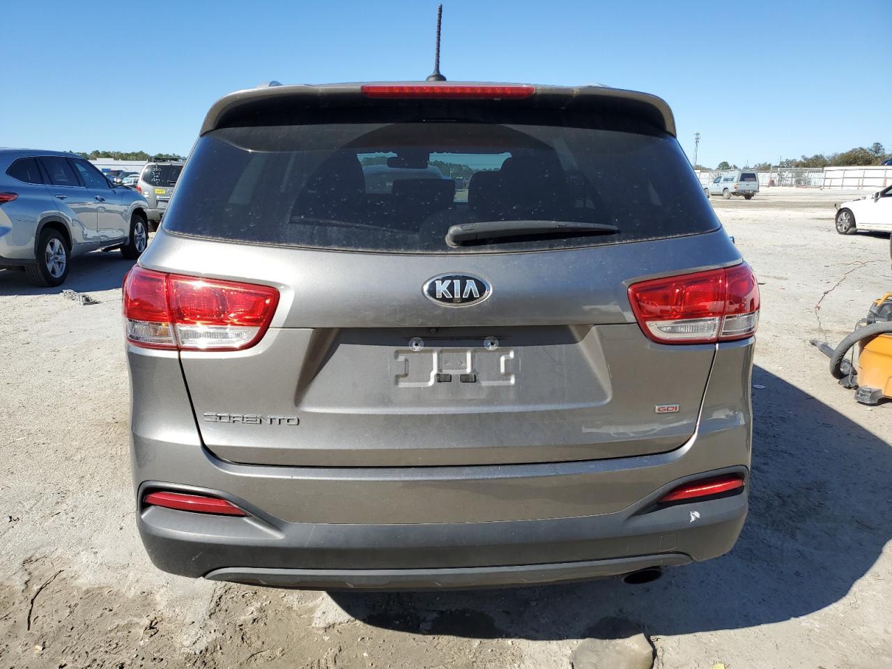 2017 KIA SORENTO LX - Фото 6