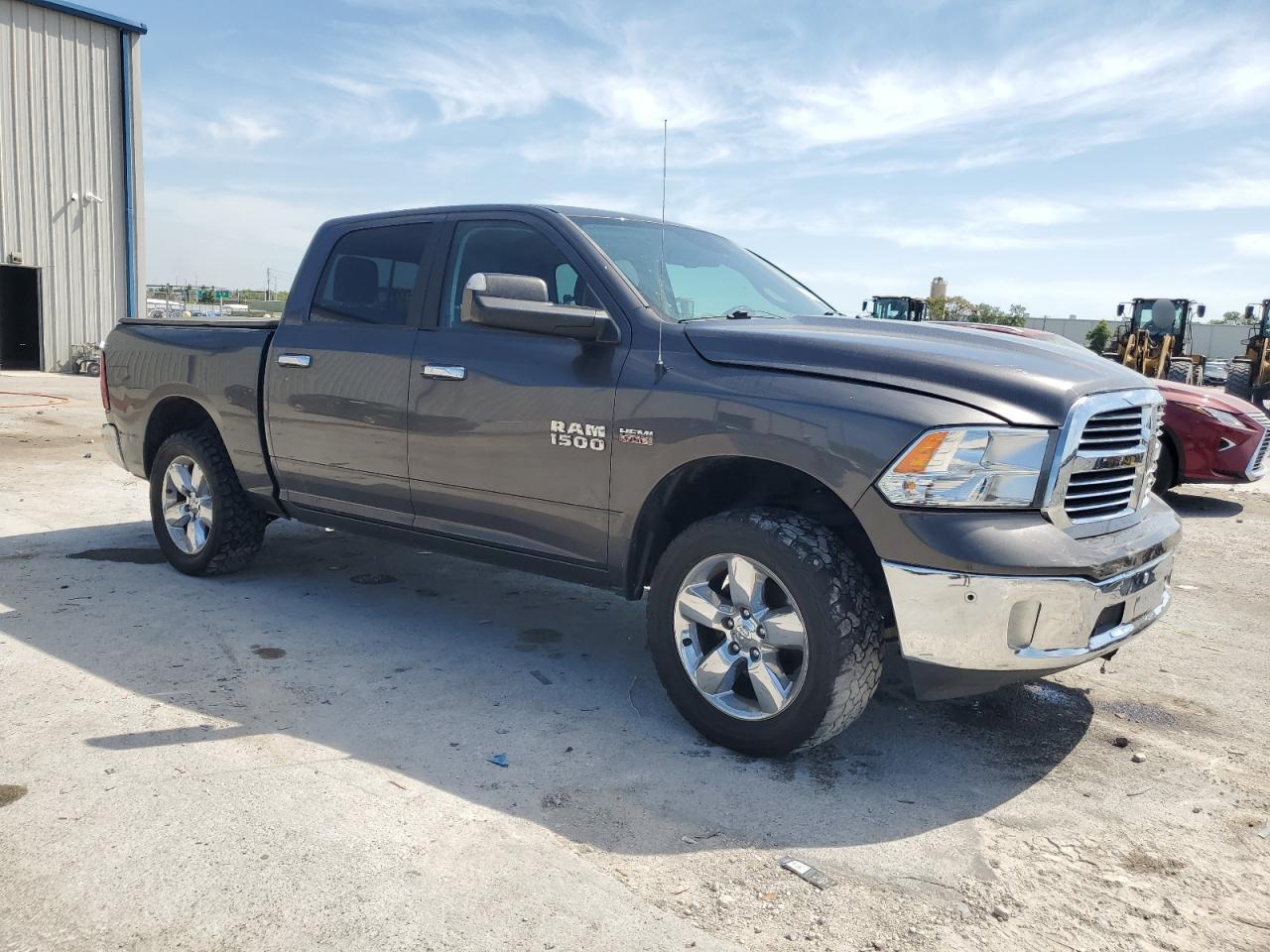 2017 RAM 1500 SLT - Image 4
