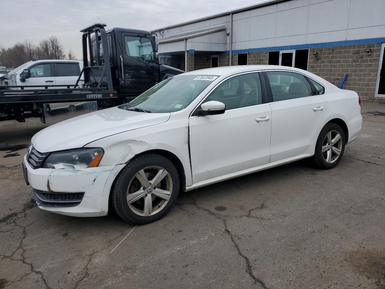 2013 VOLKSWAGEN PASSAT SE