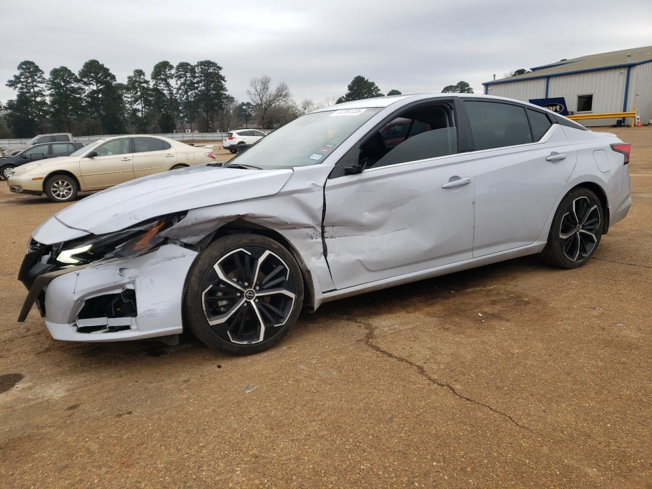 2023 NISSAN ALTIMA SR