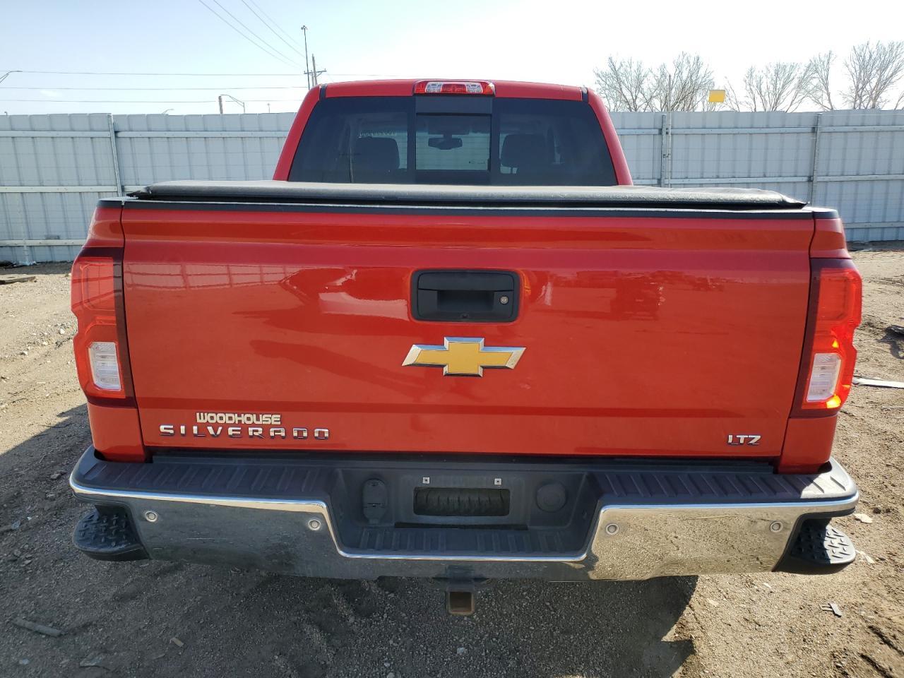 2017 CHEVROLET SILVERADO - Image 6