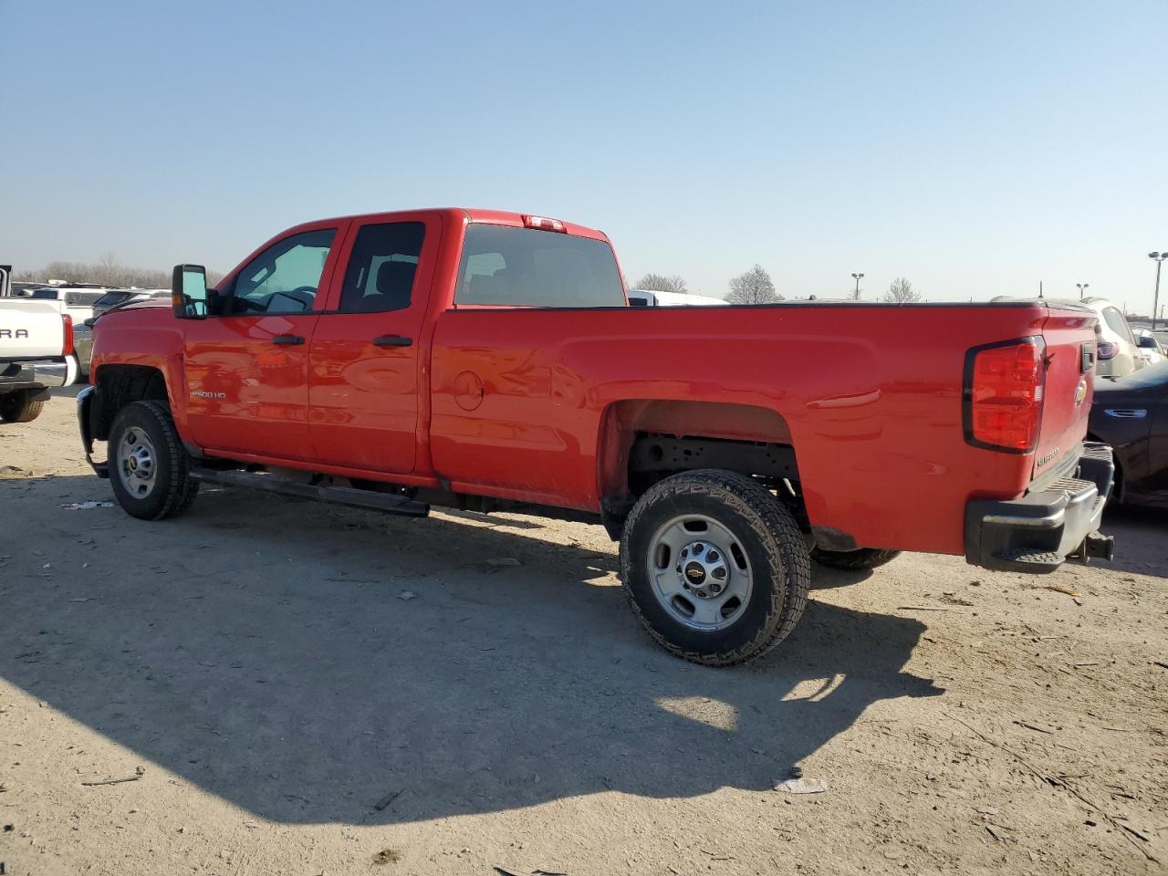 2019 CHEVROLET SILVERADO - Фото 2