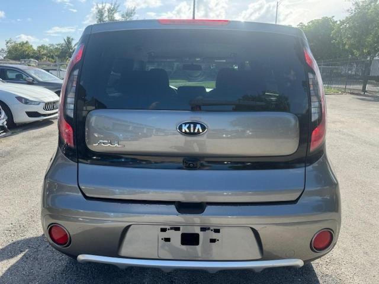 2017 KIA SOUL + - Image 6