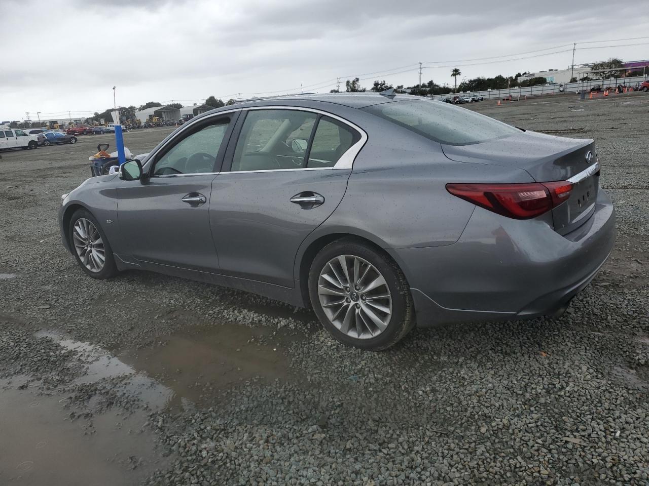 2018 INFINITI Q50 LUXE - Фото 2