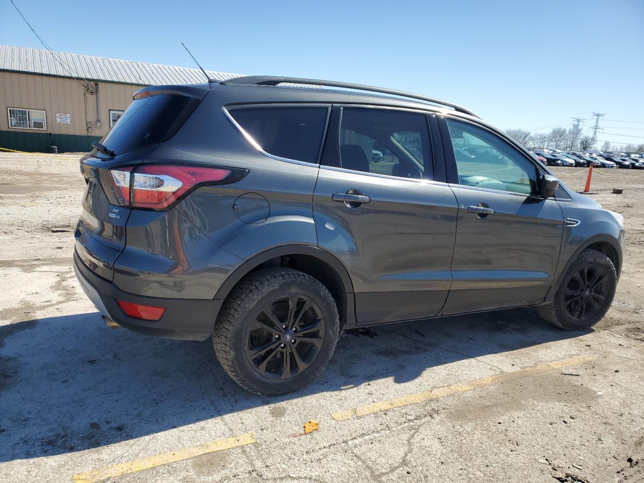 2017 FORD ESCAPE SE - Image 3