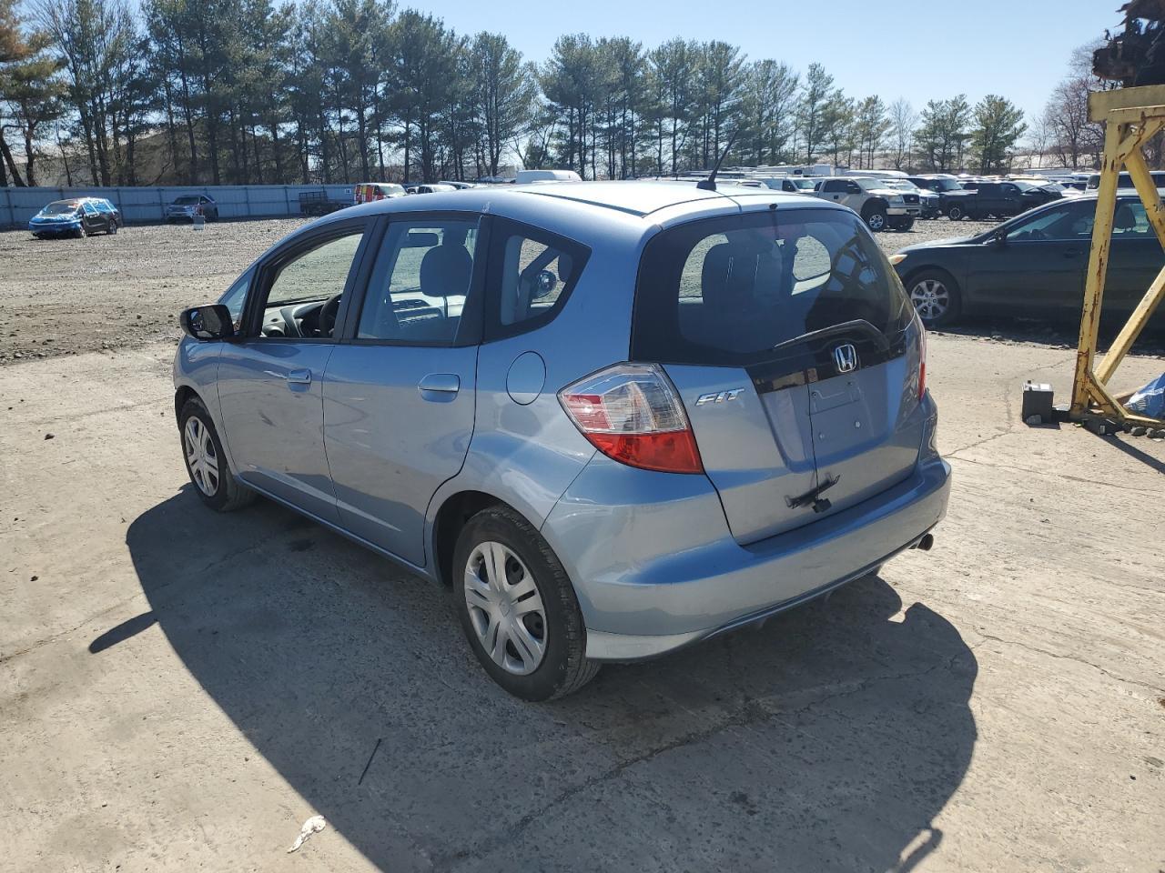 2011 HONDA FIT - Фото 2