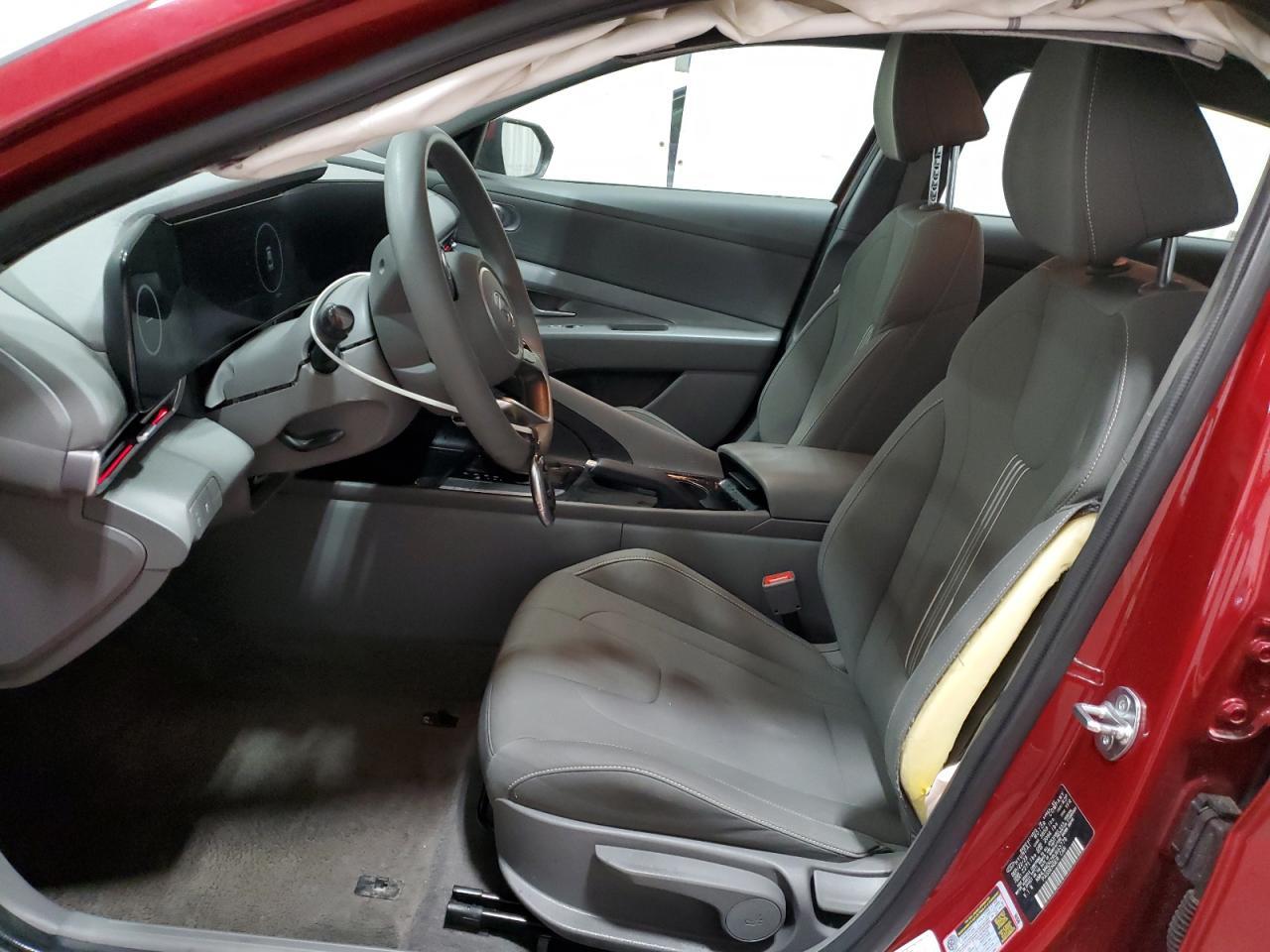 2024 HYUNDAI ELANTRA SE - Image 7