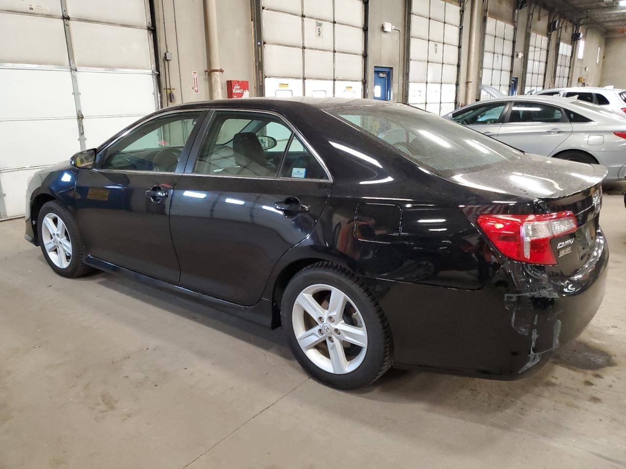 2012 TOYOTA CAMRY BASE - Фото 2