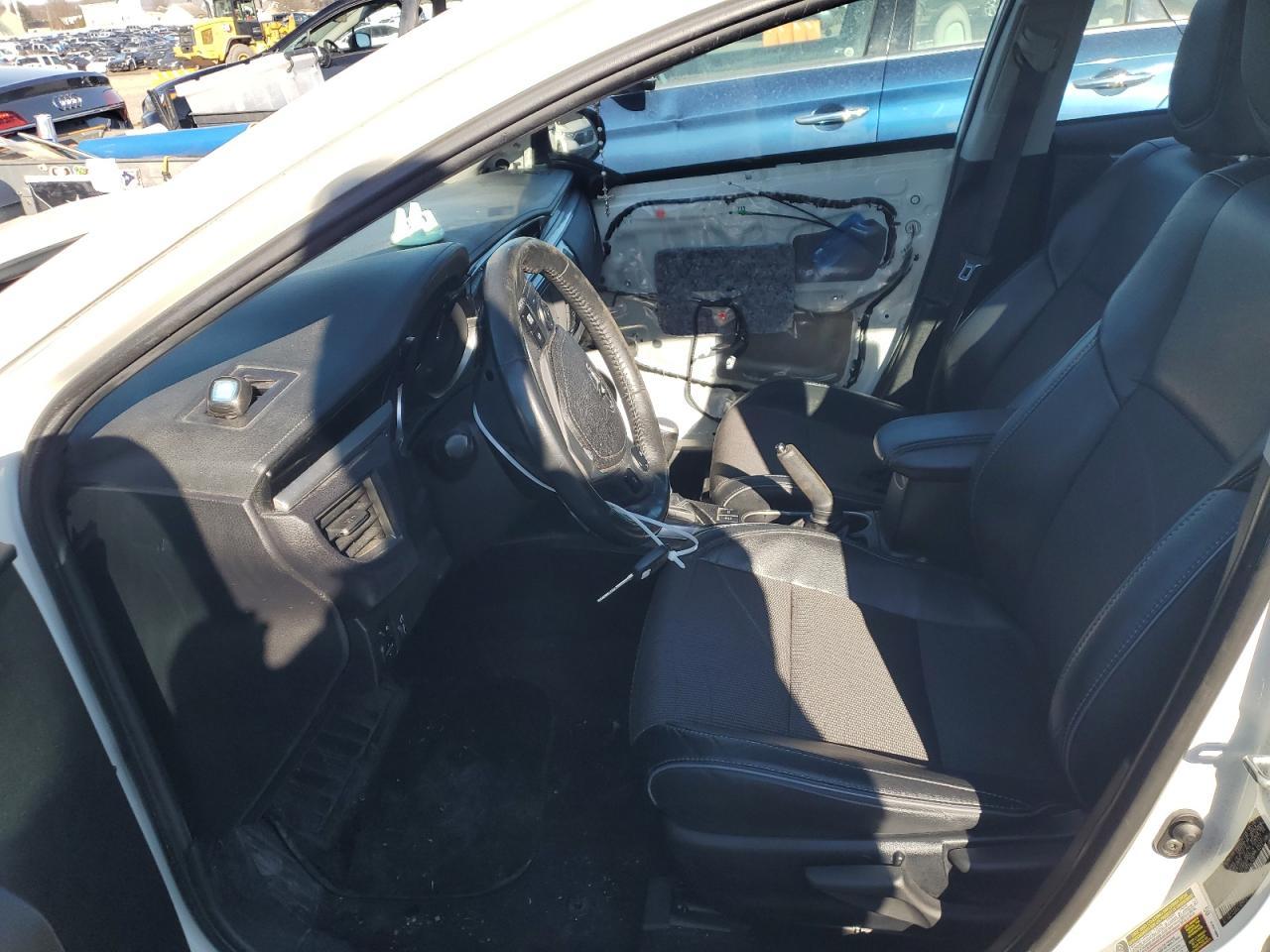 2015 TOYOTA COROLLA L - Фото 7