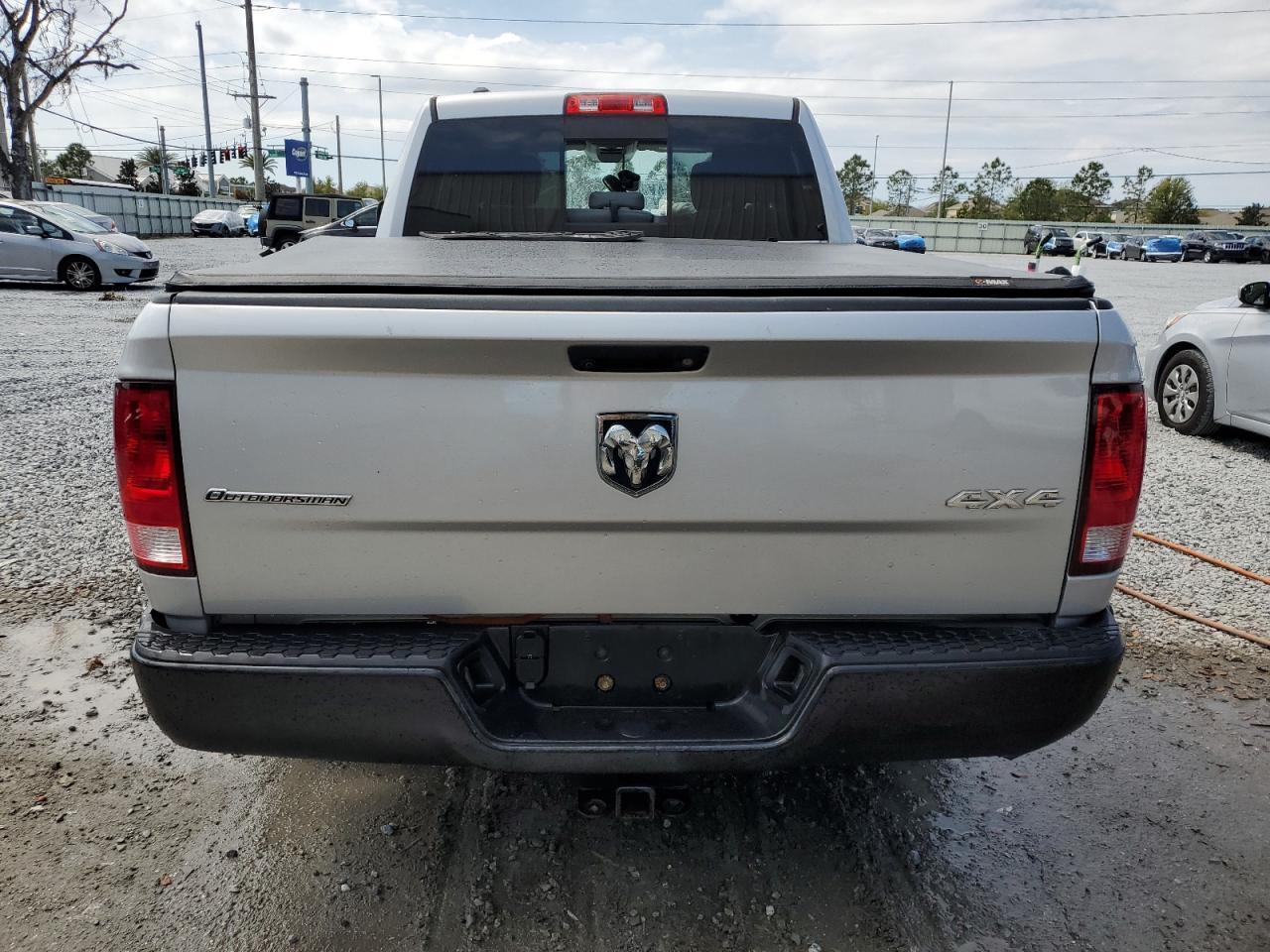 2017 RAM 1500 SLT - Image 6