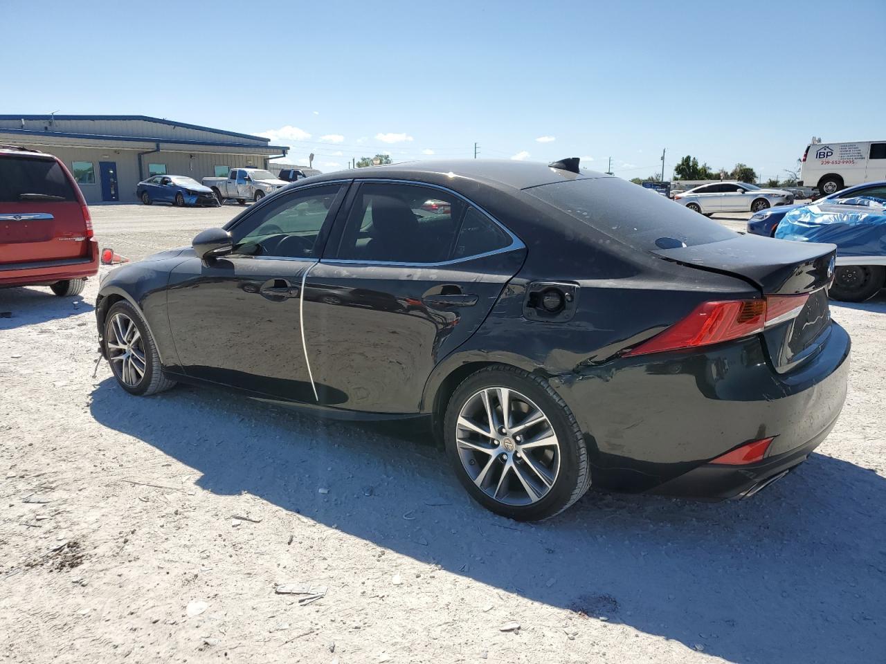 2018 LEXUS IS 300 - Фото 2