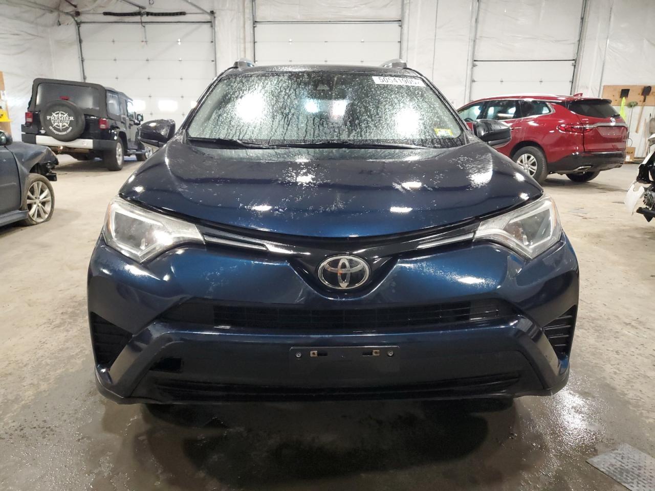 2017 TOYOTA RAV4 LE - Фото 5