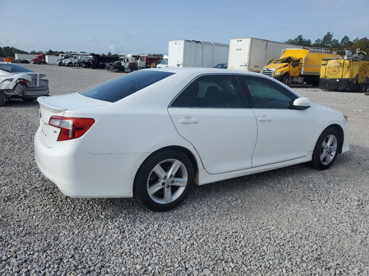 2013 TOYOTA CAMRY L - Фото 3