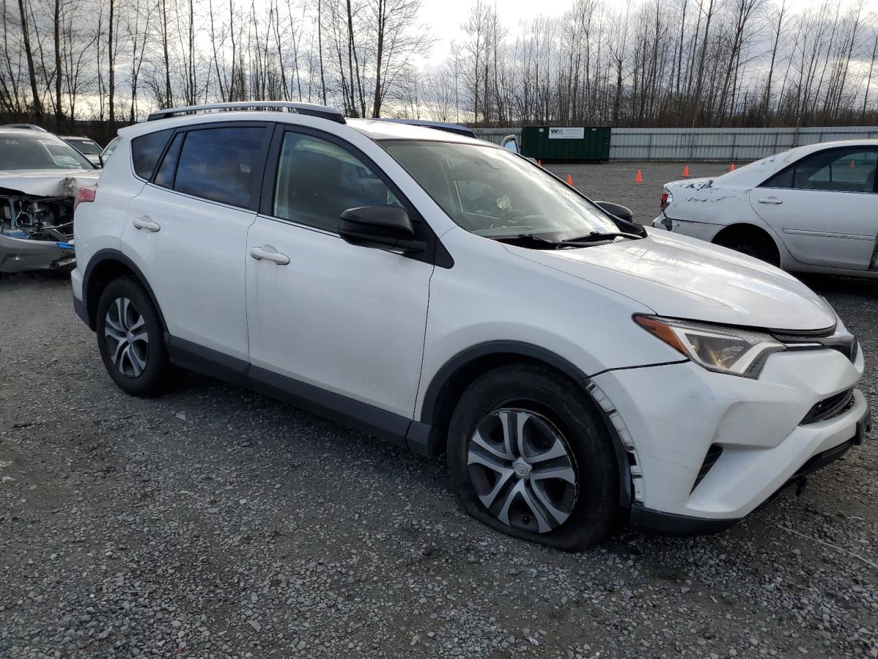 2017 TOYOTA RAV4 LE - Image 4