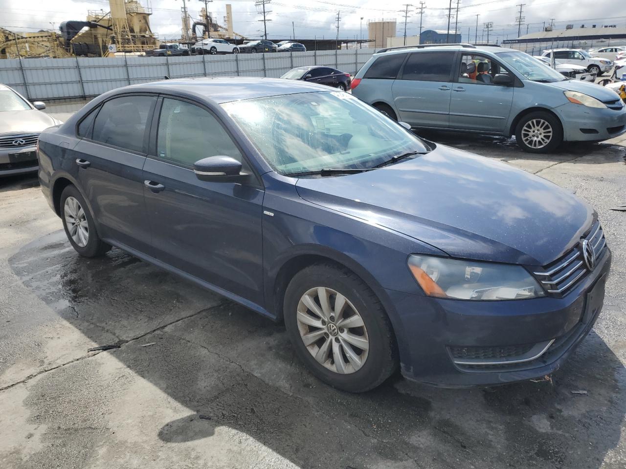 2015 VOLKSWAGEN PASSAT S - Фото 4