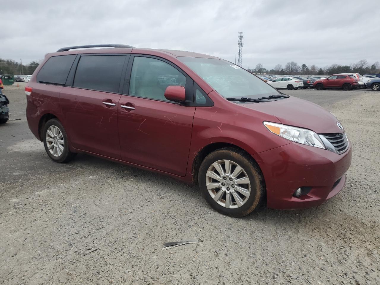 2011 TOYOTA SIENNA XLE - Фото 4