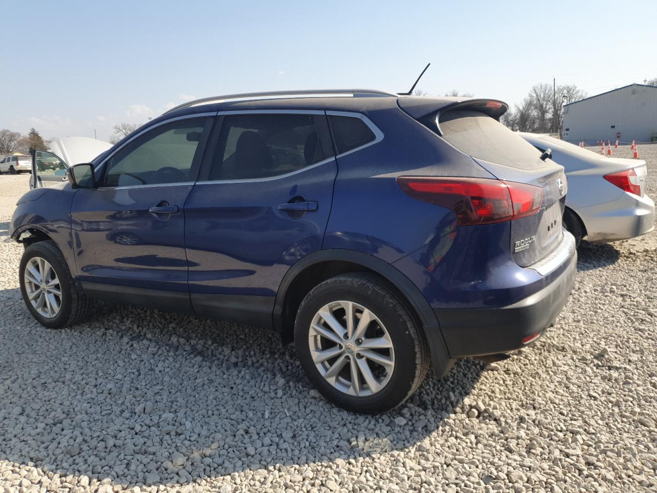 2017 NISSAN ROGUE SPOR - Image 2