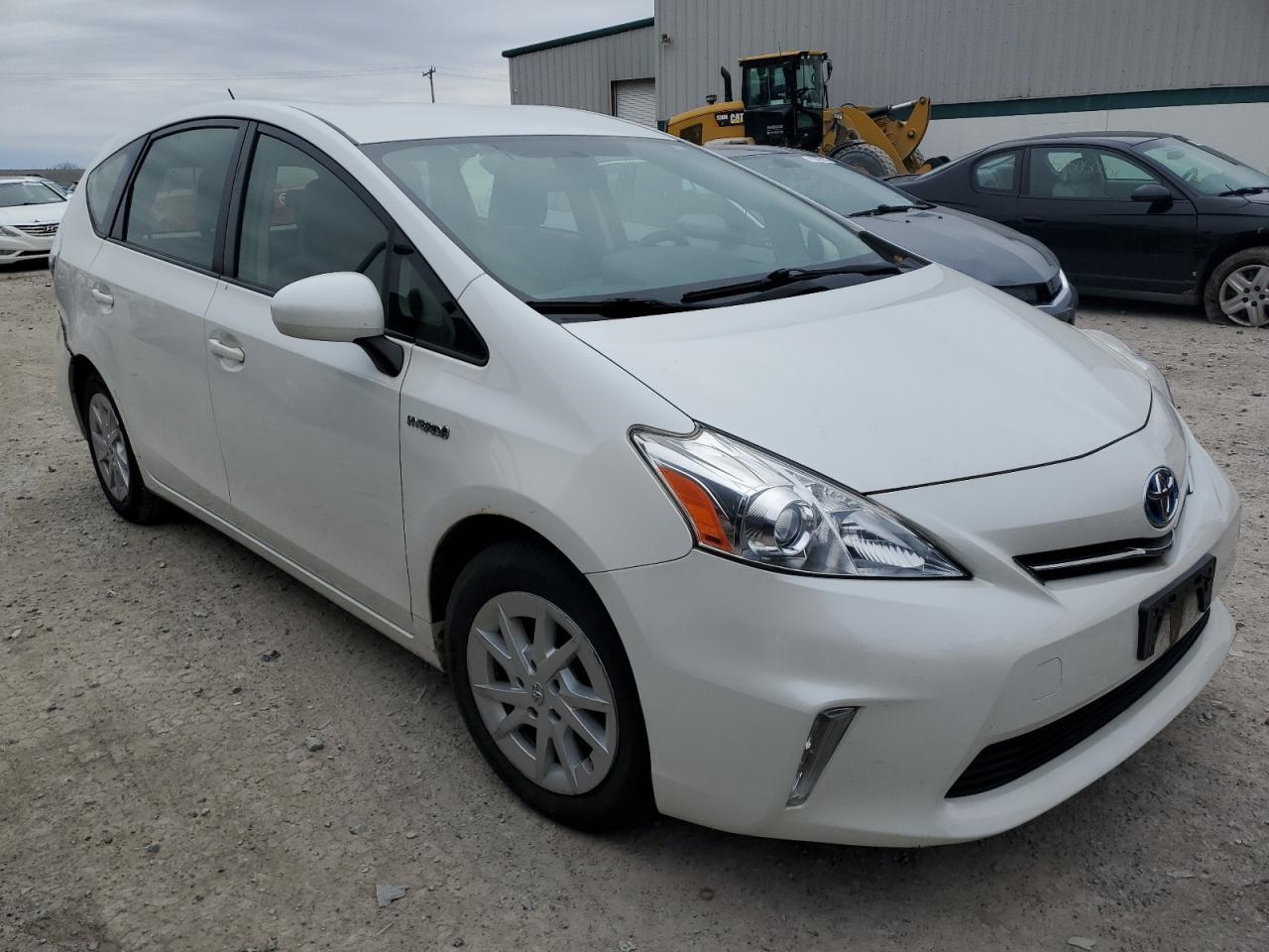 2013 TOYOTA PRIUS V - Фото 4