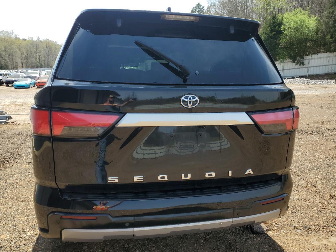 2023 TOYOTA SEQUOIA SR - Фото 6