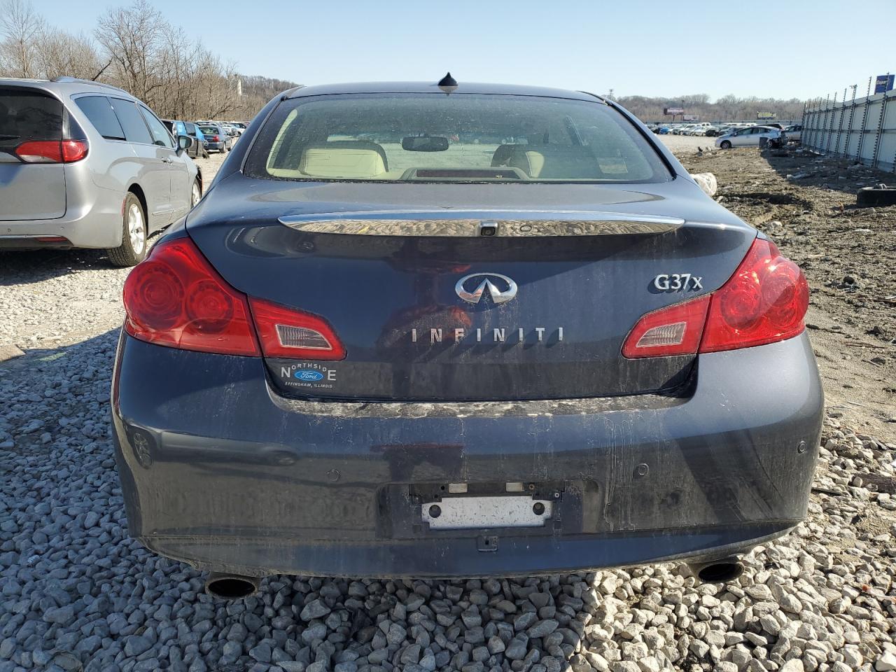 2011 INFINITI G37 - Фото 6