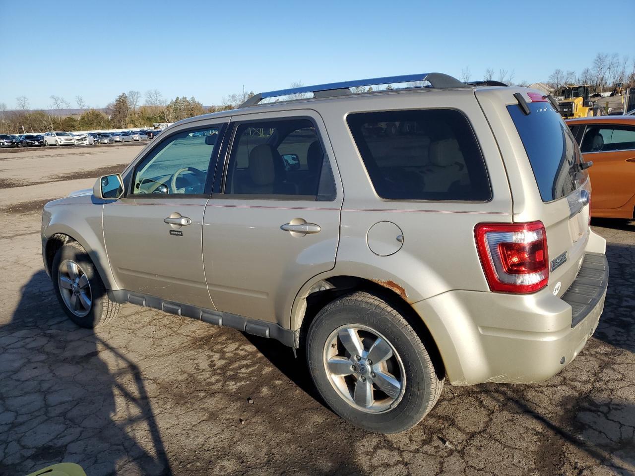 2012 FORD ESCAPE LIM - Image 2