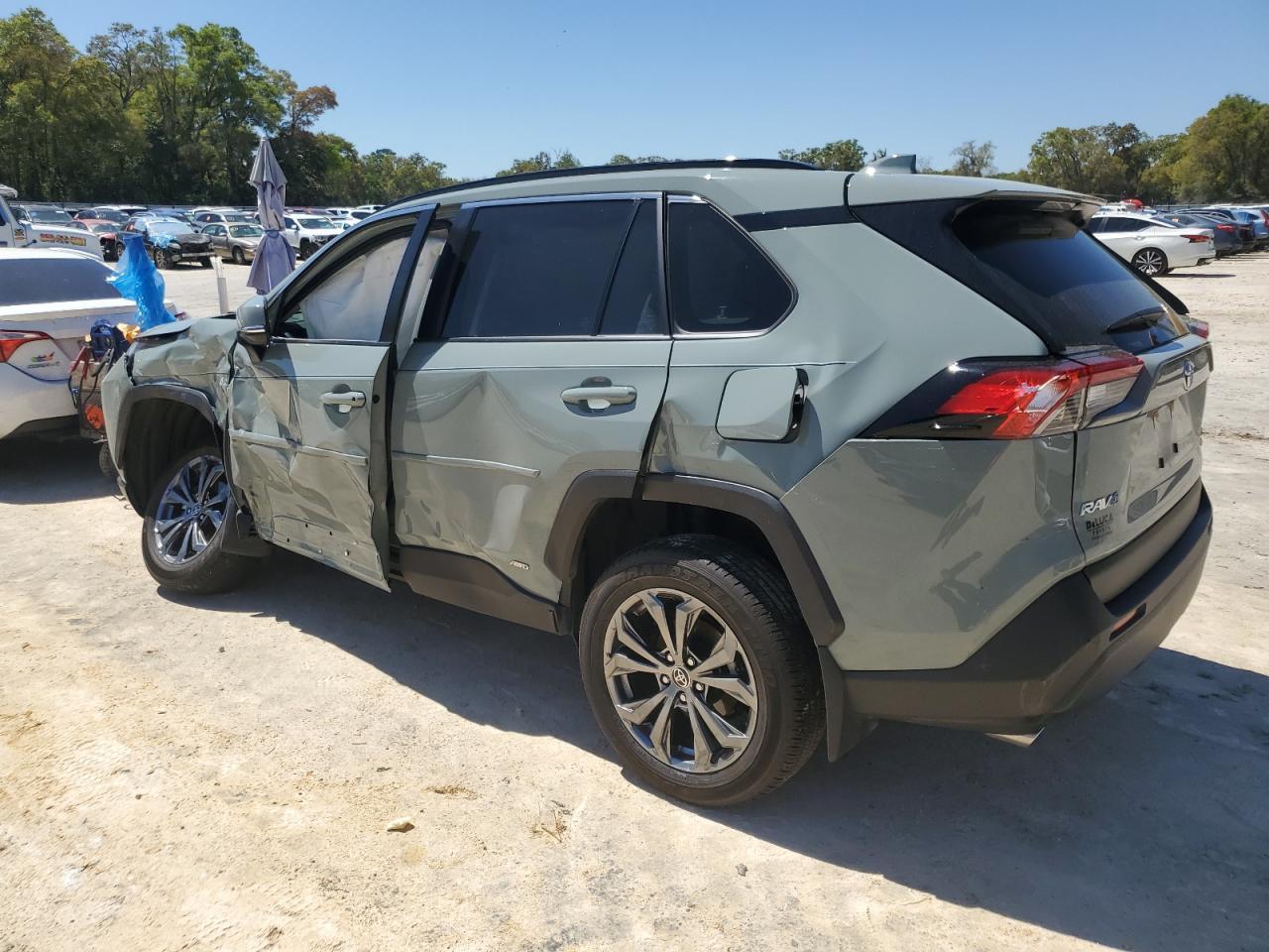 2022 TOYOTA RAV4 XLE P - Фото 2
