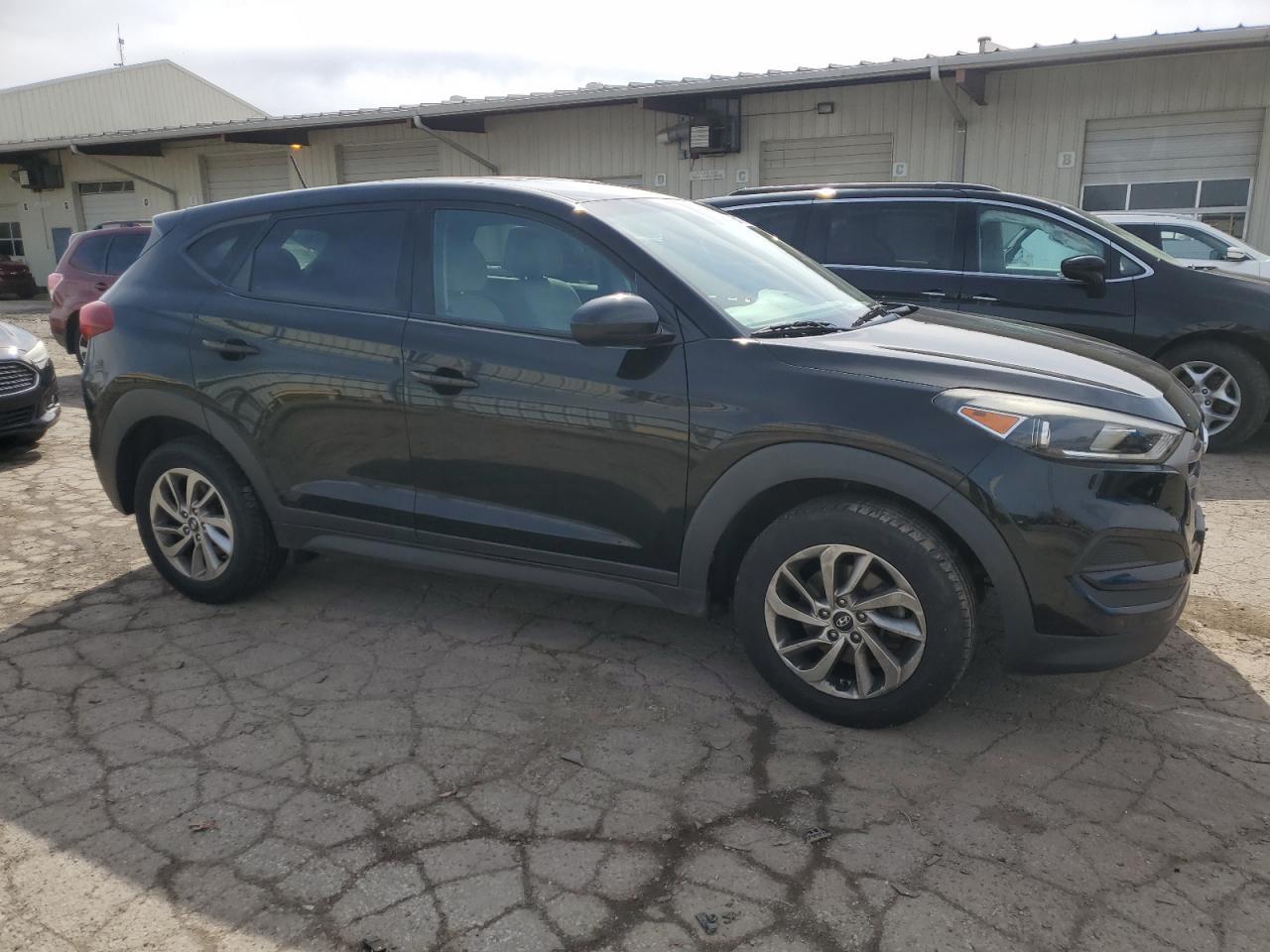 2016 HYUNDAI TUCSON SE - Image 4