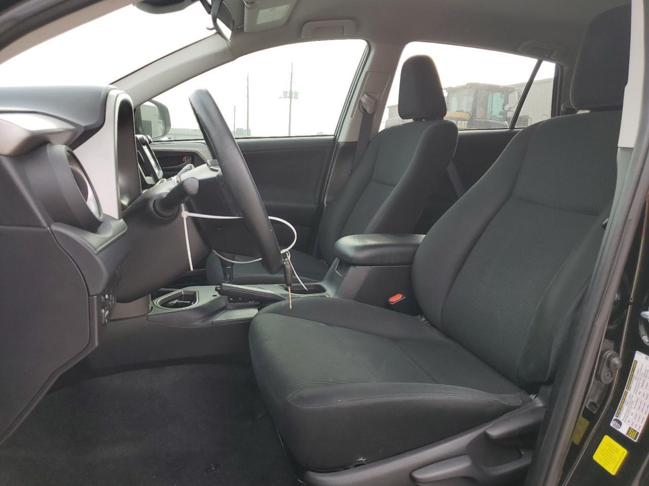 2017 TOYOTA RAV4 LE - Image 7