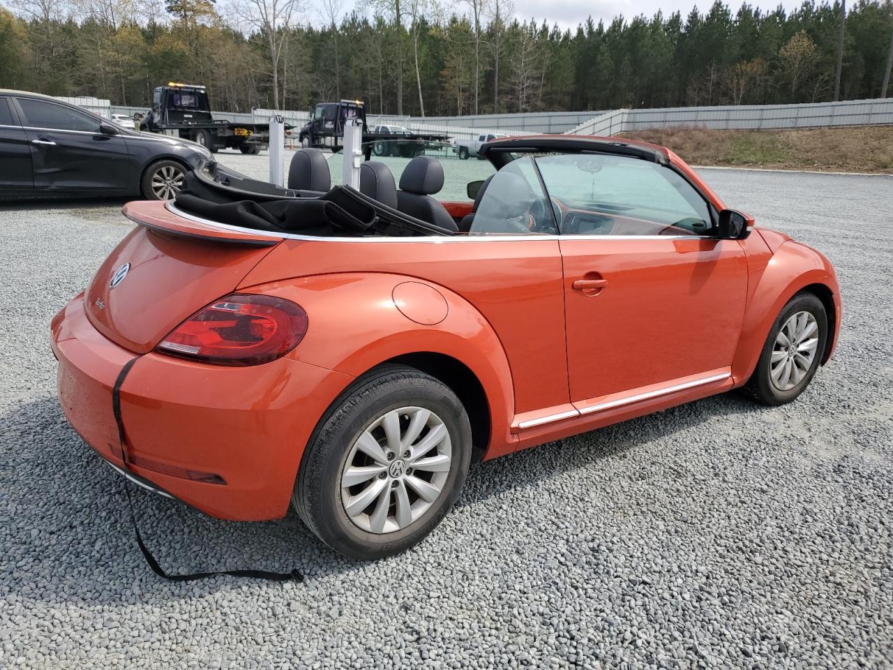 2019 VOLKSWAGEN BEETLE S - Фото 3